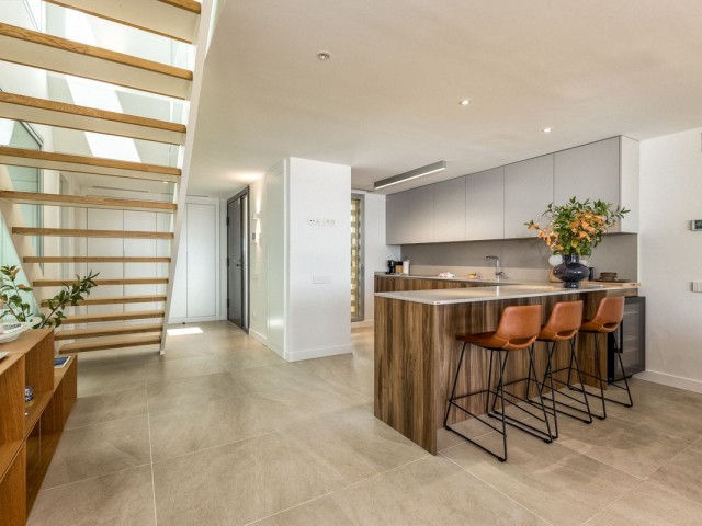 Maison mitoyenne avec 4 Chambres  à Estepona