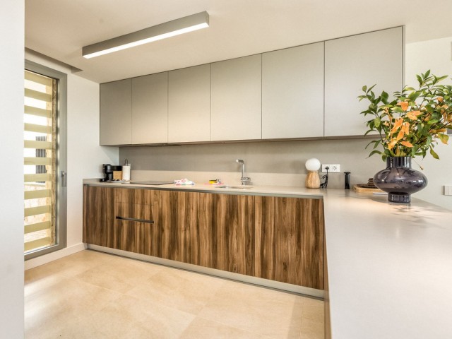 Maison mitoyenne avec 4 Chambres  à Estepona