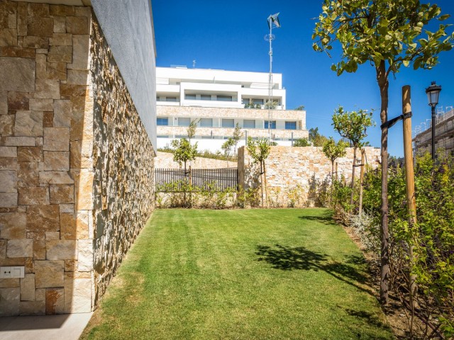 Maison mitoyenne avec 4 Chambres  à Estepona