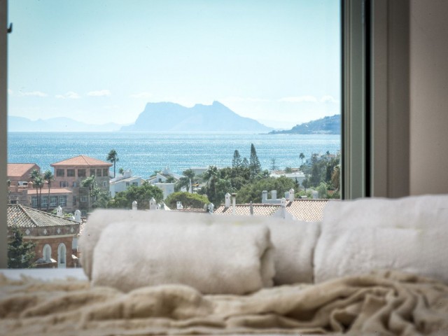Maison mitoyenne avec 4 Chambres  à Estepona