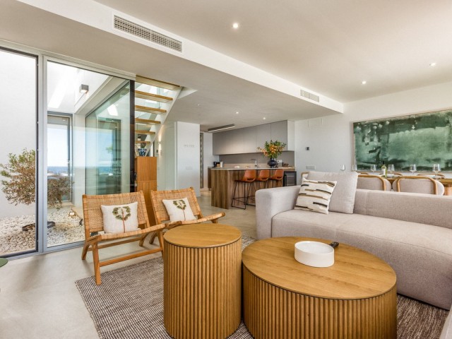 Maison mitoyenne avec 4 Chambres  à Estepona