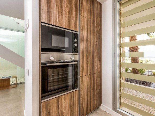 Maison mitoyenne avec 4 Chambres  à Estepona