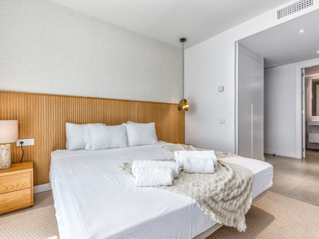 Maison mitoyenne avec 4 Chambres  à Estepona