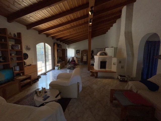 3 Schlafzimmer Villa in Estepona