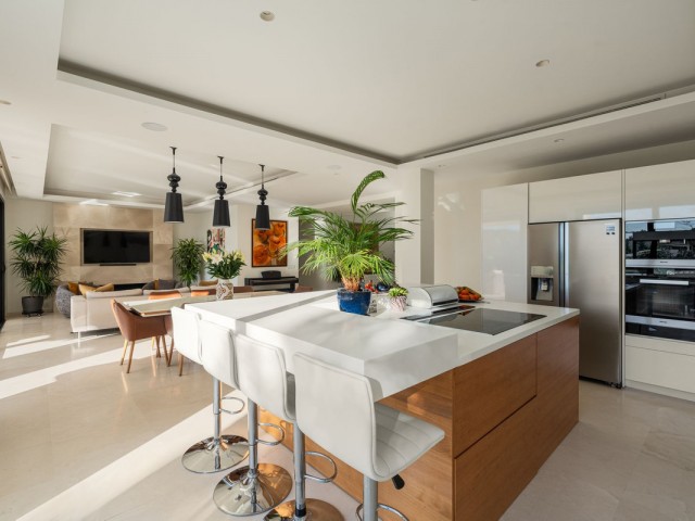 6 Schlafzimmer Villa in Nueva Andalucía