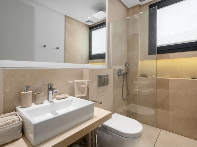 6 Schlafzimmer Villa in Nueva Andalucía