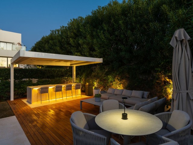 6 Schlafzimmer Villa in Nueva Andalucía