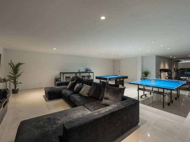 6 Schlafzimmer Villa in Nueva Andalucía