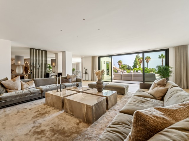 5 Bedrooms Villa in The Golden Mile