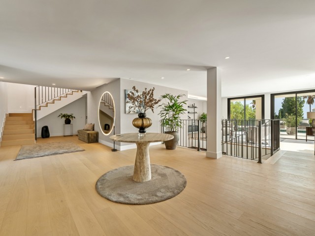 5 Bedrooms Villa in The Golden Mile