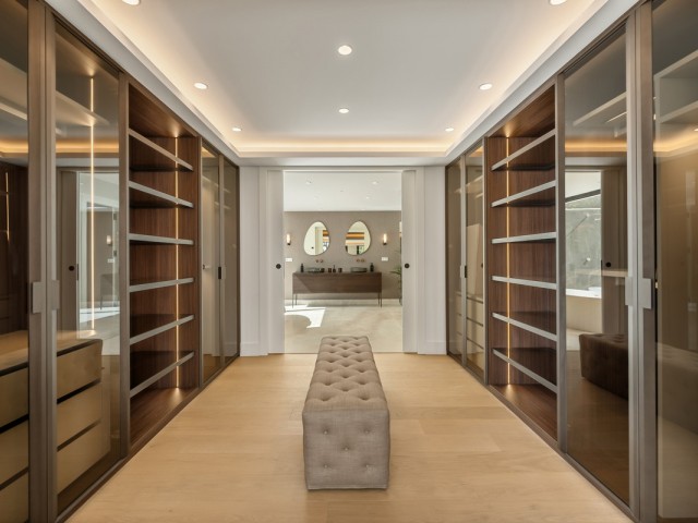 5 Bedrooms Villa in The Golden Mile
