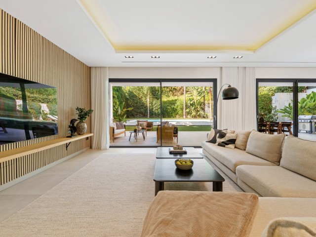 5 Schlafzimmer Villa in Nueva Andalucía