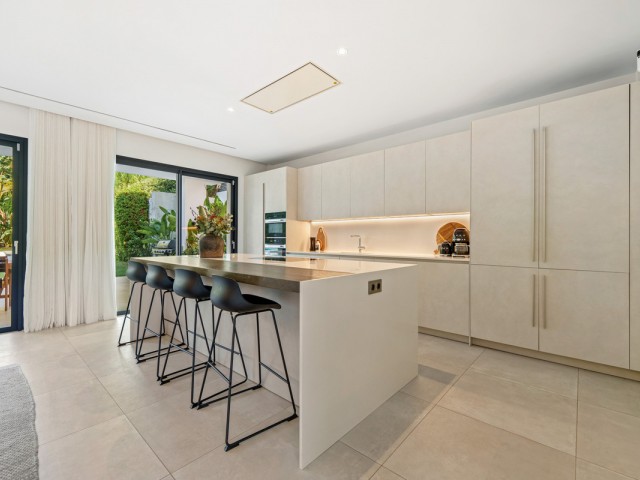 5 Schlafzimmer Villa in Nueva Andalucía