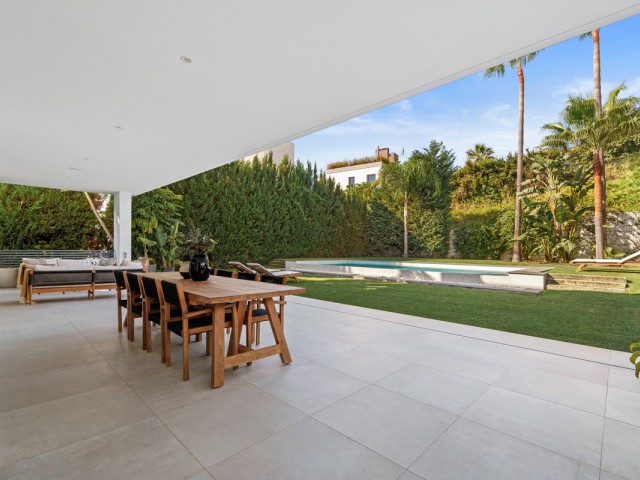 5 Schlafzimmer Villa in Nueva Andalucía