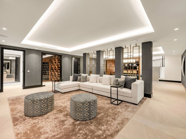 6 Schlafzimmer Villa in Estepona