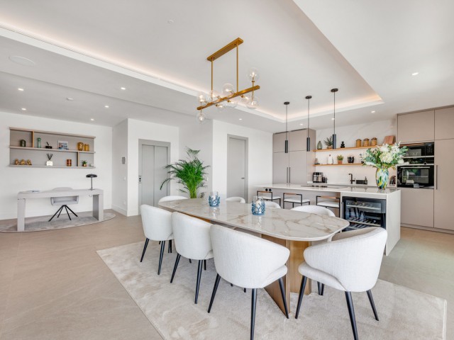 6 Soveroms Villa i Estepona