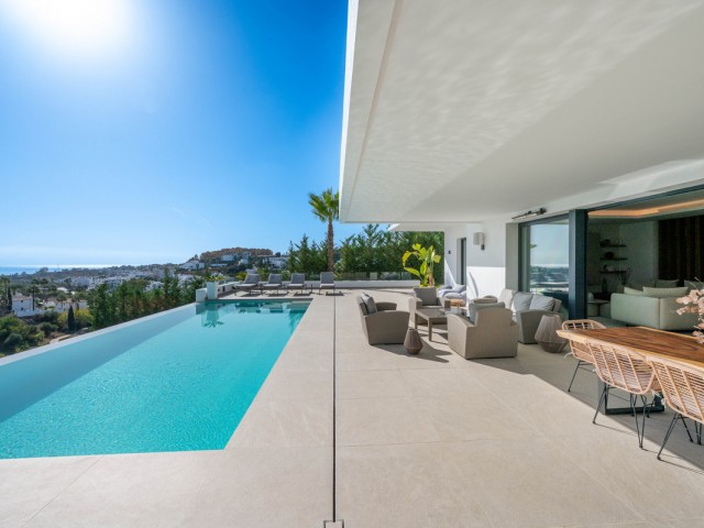 6 Soveroms Villa i Estepona