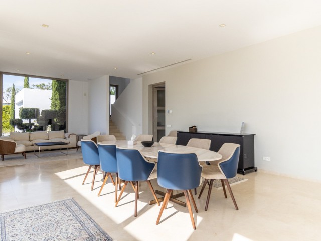 6 Bedrooms Villa in Benahavís