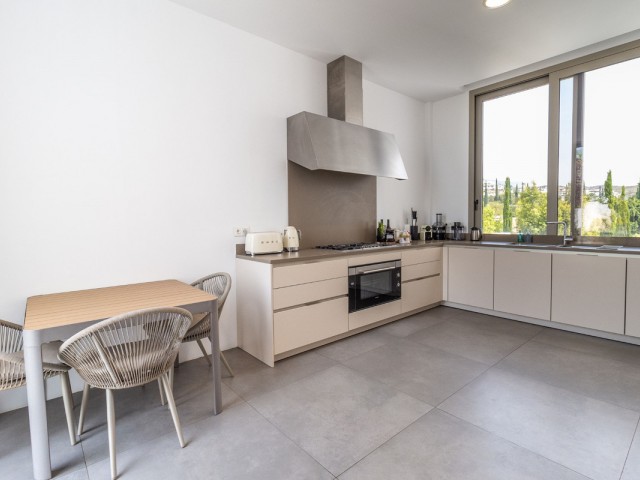 6 Bedrooms Villa in Benahavís