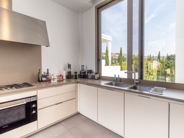 6 Bedrooms Villa in Benahavís