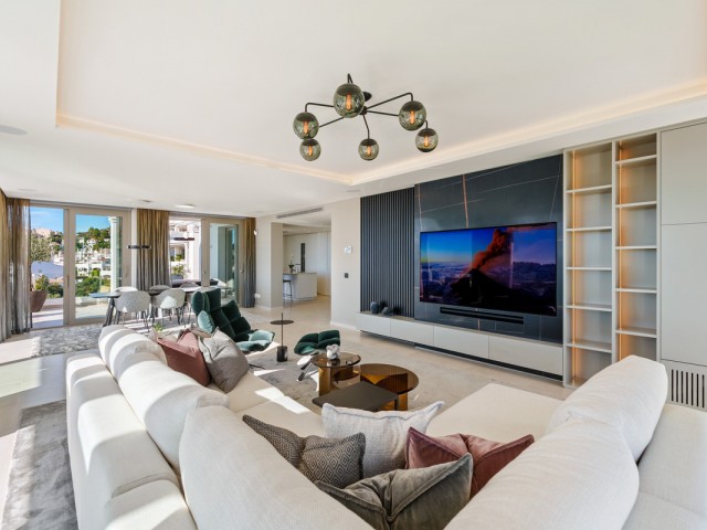 Apartamento con 3 Dormitorios  en Aloha