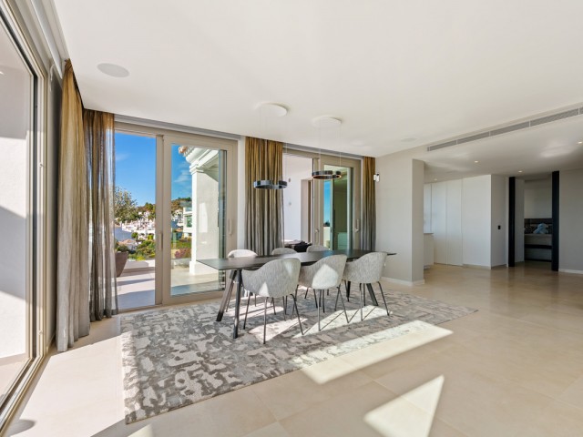 Apartamento con 3 Dormitorios  en Aloha
