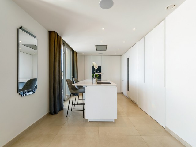 Apartamento con 3 Dormitorios  en Aloha