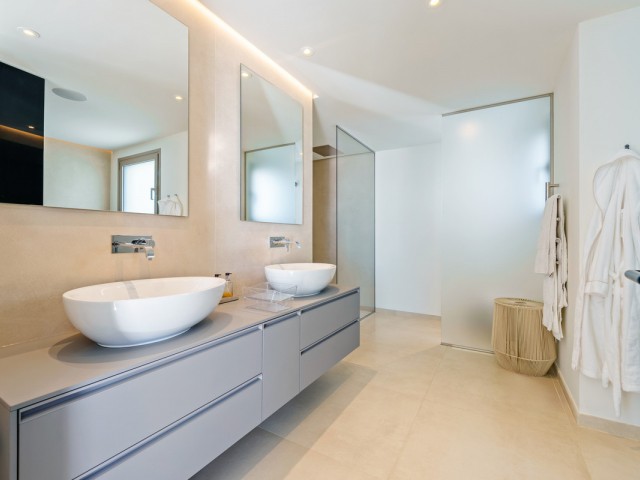 Apartamento con 3 Dormitorios  en Aloha