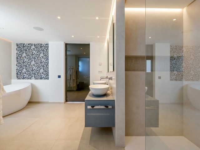 Apartamento con 3 Dormitorios  en Aloha