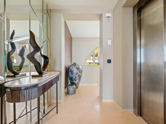 Apartamento con 3 Dormitorios  en Aloha