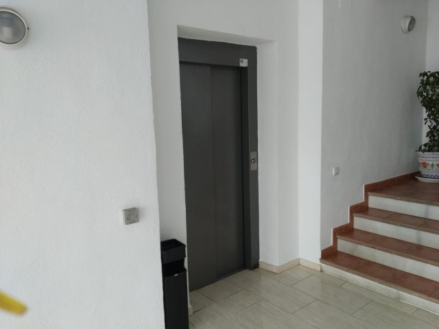 Apartamento con 2 Dormitorios  en Benalmadena