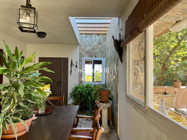 5 Bedrooms Villa in Marbella