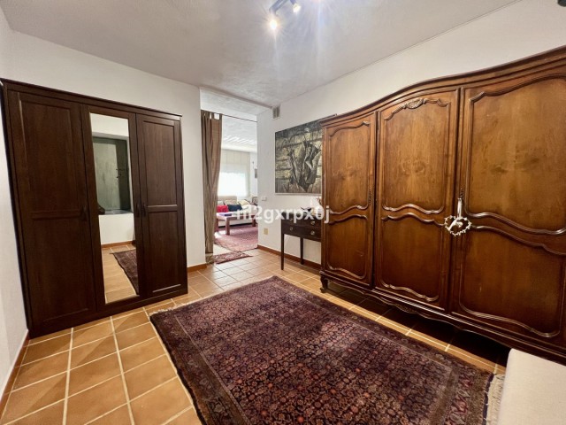 5 Bedrooms Villa in Marbella