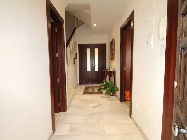 5 Slaapkamer Rijtjeshuis in Marbella