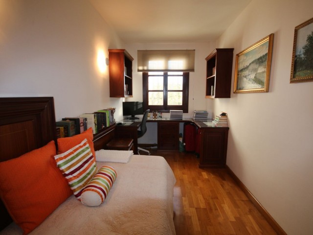 5 Slaapkamer Rijtjeshuis in Marbella