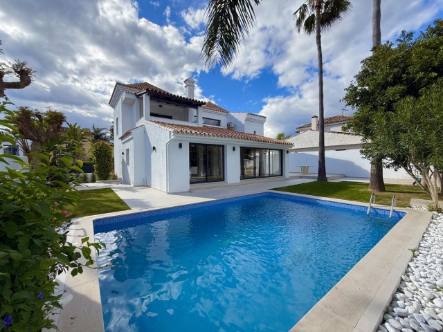 5 Bedrooms Villa in Nueva Andalucía