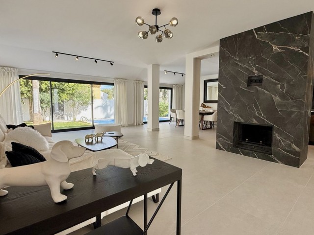 5 Bedrooms Villa in Nueva Andalucía