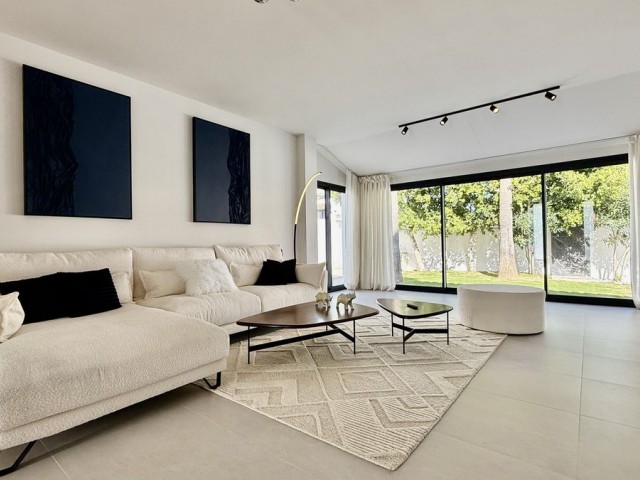 5 Bedrooms Villa in Nueva Andalucía