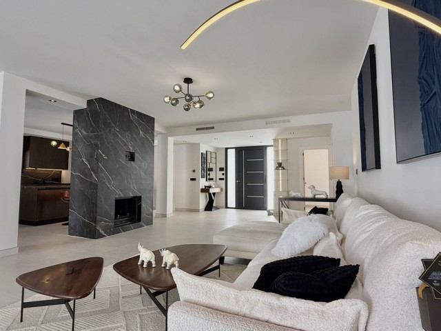 5 Bedrooms Villa in Nueva Andalucía