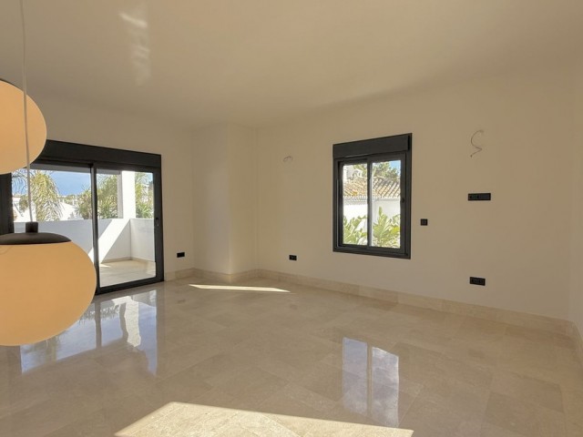 5 Bedrooms Villa in Nueva Andalucía