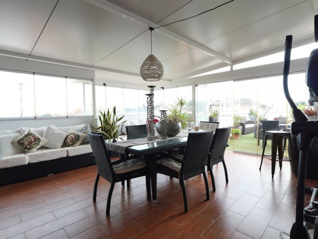 Penthouse avec 3 Chambres  à Benalmadena