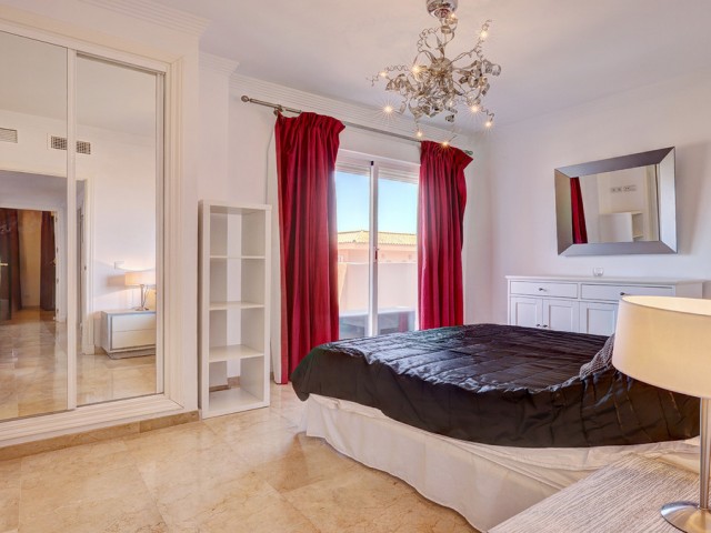 4 Schlafzimmer Reihenhaus in La Duquesa