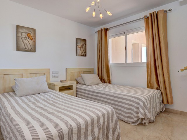 4 Schlafzimmer Reihenhaus in La Duquesa