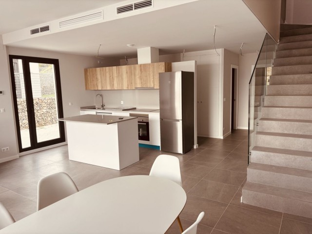 Villa avec 4 Chambres  à Riviera del Sol