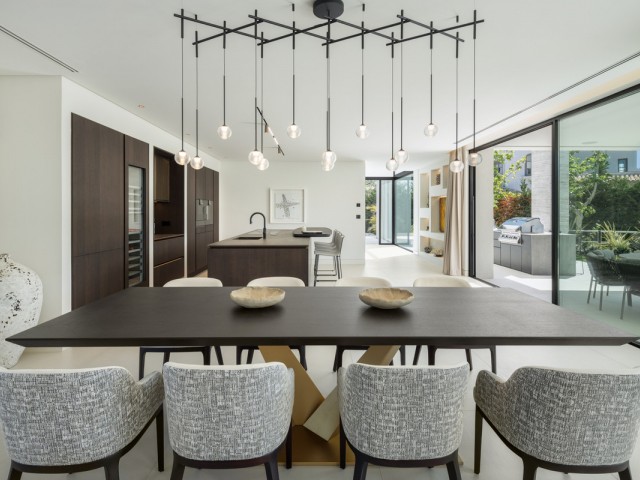 6 Schlafzimmer Villa in Nueva Andalucía