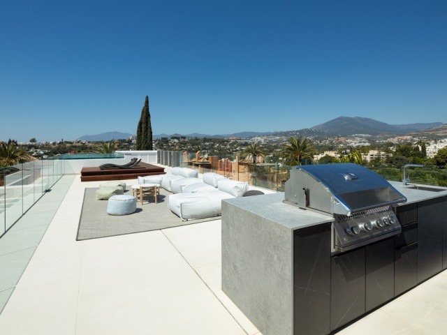 6 Schlafzimmer Villa in Nueva Andalucía