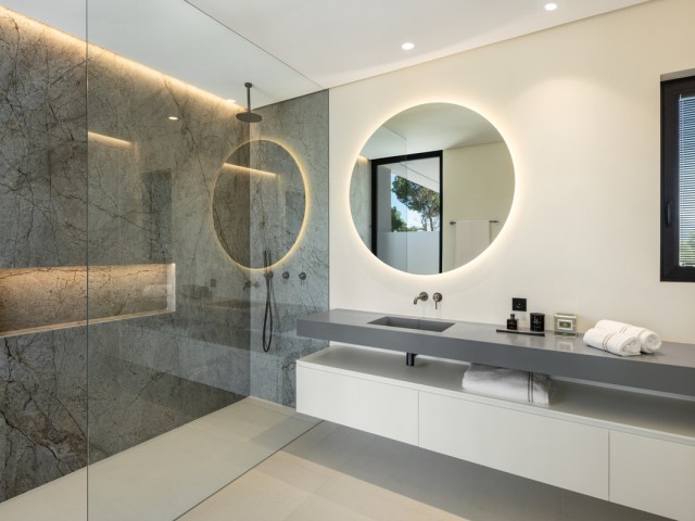 6 Makuuhuoneen Huvila Nueva Andalucía