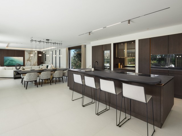 6 Makuuhuoneen Huvila Nueva Andalucía