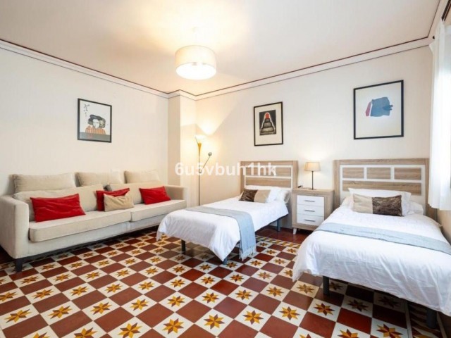 5 Bedrooms Townhouse in Fuengirola