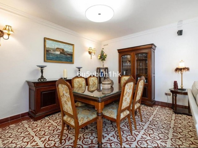 5 Bedrooms Townhouse in Fuengirola